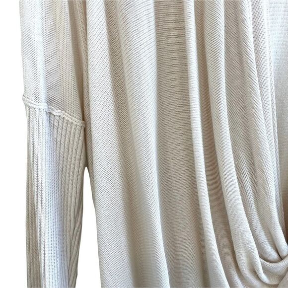 UO Silence and Noise Wrap Top 100% Rayon - Picture 4 of 7